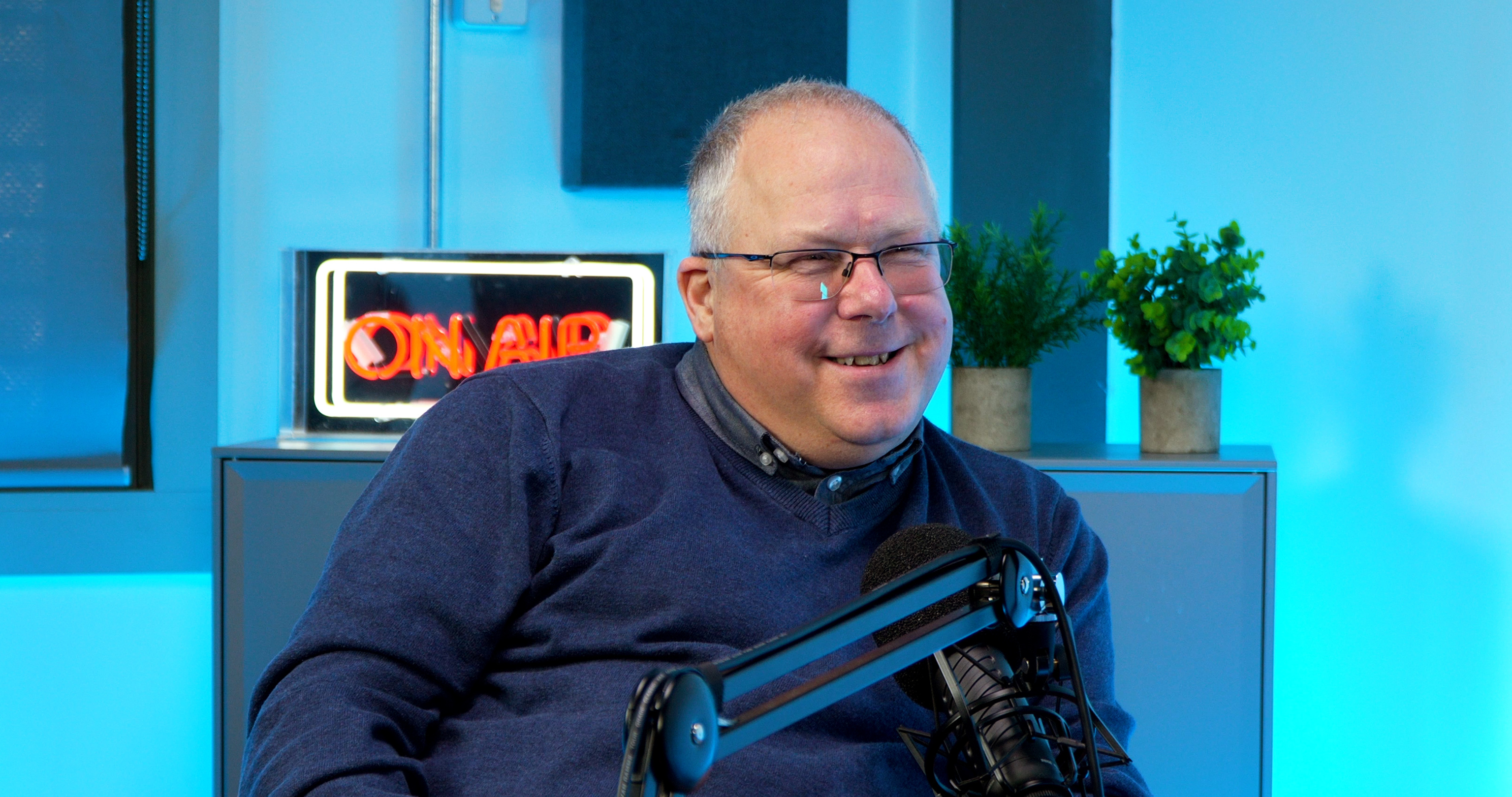 MALCOLMSTAVES 01 04 43 14 Still001 1